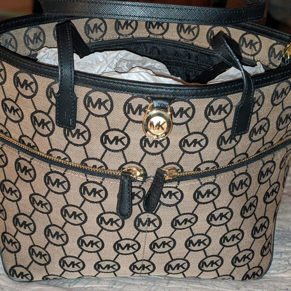 Brand New Michael Kors Purse